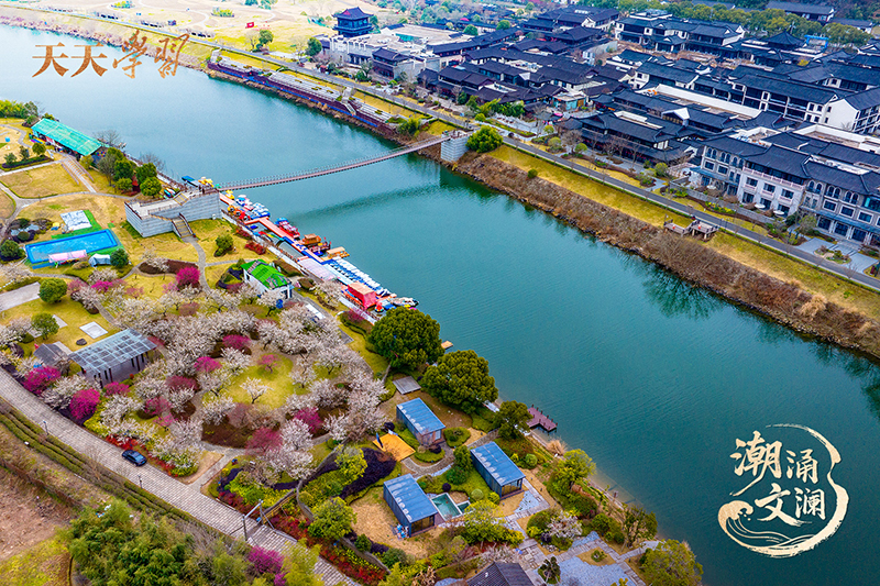 2025年2月17日，浙江紹興，嵊州市越劇小鎮(zhèn)和濕地公園梅花盛開。